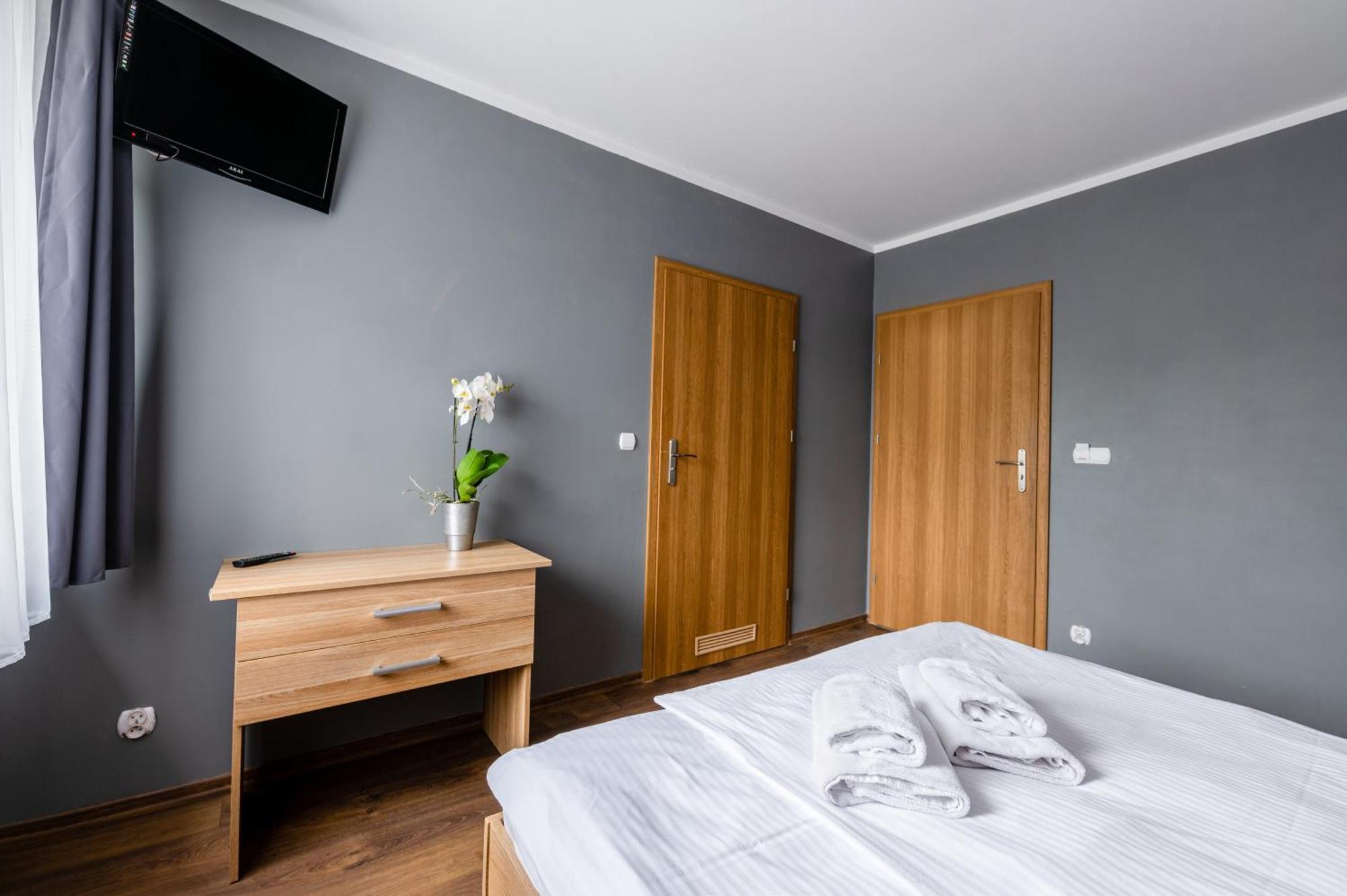 Bed and Breakfast Sleep&Go Lubliniec Exteriér fotografie